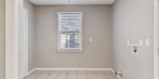 1901 PULLMAN Court Gallery 14