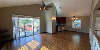 Spacious 3 Bedroom 2.5 Bath Multi Level Townhouse Located in Pacific Beach! Gallery 1