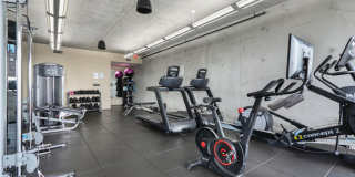 Awesome 1BR Loft Style Condo Overlooking Midtown! Gallery 28