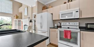 RARE FIND ALICANTE CONDOMINIUMS - 3 BEDROOMS / 3 BATHROOMS Gallery 9