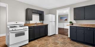 4 Bedroom, 1.5 Bath house in Shelby Park, Fenced, Off-street Parking, Pets OKAY! Gallery 16