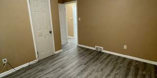 Charming & Beautifully Maintained 2-Bedroom Ranch Available Now! Gallery 6