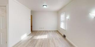 710 East Avenue F Gallery 17
