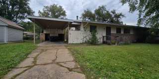 Montara 2/1 with fully fenced in yard and new flooring. Gallery 1