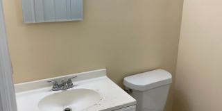 4/2 Home for rent, all tile floor, granite counter tops, new cabinetry, central ac. Gallery 1