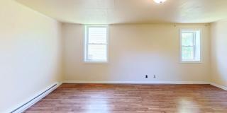 4-Bed Farmhouse Minutes from UVM Campus (30 Chase St) Gallery 23