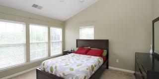 Beautiful 3-Bedroom, 2.5-Bath End-Unit Garage Townhome! Gallery 10