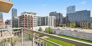 950 W Monroe Street Gallery 16