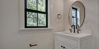 1208 W 22 1/2 St Gallery 18