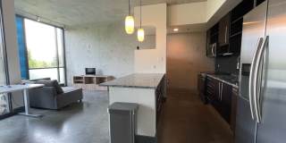 Awesome 1BR Loft Style Condo Overlooking Midtown! Gallery 5