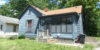 2 Bedroom House Downtown on Private Street in the District Gallery 1