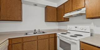 Charming townhome centrally located with great access to the Greenbelt and BSU! Gallery 21