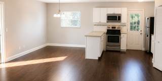 Recently renovated home in great neighborhood close to schools, parks, and shopping Gallery 4