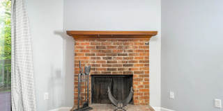 Room in 3 Bedroom Home at Sandy Creek Dr Gallery 8