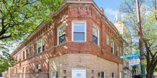 2900 N Damen Ave Gallery 18