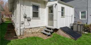 Charming Renovated 2 Bedroom Bungalow Gallery 28