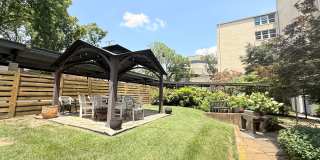 2 Bedroom/ 2 Bath condo on West End, 1 assigned covered parking spot, Small Storage Space included, Secured Entry Gallery 23