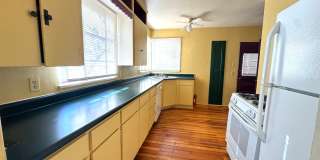 Stunning Nob Hill Bungalow! Gallery 7