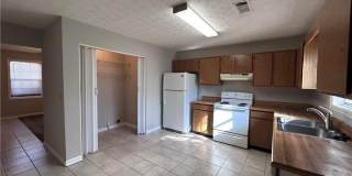 502 Oakwood Court Gallery 10