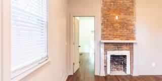 $300 OFF April Rent! Ground-Floor Renovated 1BR Near SCAD Gallery 9