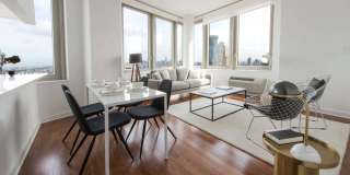 70 Columbus Avenue Gallery 20