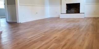 Room in 4 Bedroom Home at N Harrison Ave Gallery 4