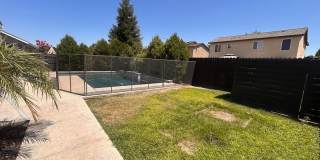 Beautiful home for rent in Visalia with a pool! Gallery 17