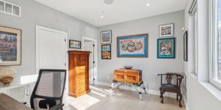 527 BROWN Street Gallery 3