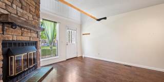 Warm 1 bd in heart of Aurora Gallery 7