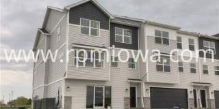 UPDATED!! 2 Bedroom, 2.5 Bath Townhome in Ankeny Gallery 1