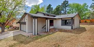 Beautiful home for rent in Cheyenne Mountain School District (D12) @ Country Club Estates! Gallery 1