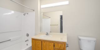 Lakeshore Apartments Gallery 11