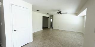 3/2/1 car garage in S. Ft. Myers Off Cypress Lake! Gallery 4