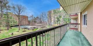 7420 LAKEVIEW Drive unit: W205 Gallery 24
