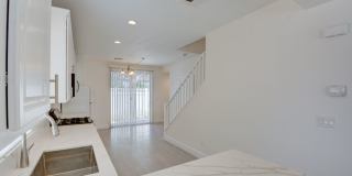 2 Story 2 Bedroom Gated Community Amazing Location Gallery 6