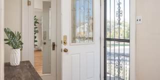 3 BEDROOMS, 1.5 BATH HOME, CLOSE TO HOSPITAL AND DOWNTOWN! Gallery 1