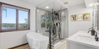 Luxury Lakefront House - Fully Furnished Gallery 20