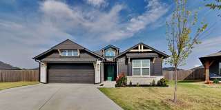 Very Nice 4 Bedroom 2 Bathroom House in Mustang Schools Gallery 1