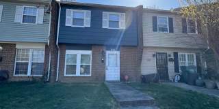 Henrico County Townhouse! 3 beds, 1.5 bath, central laundry, HVAC, parking, all electric! Gallery 1