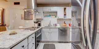 Fully furnished condo unit - all bills paid Gallery 5