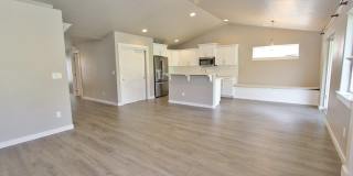Immaculate Single-Level Home Gallery 7