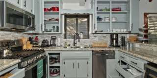 198 E Zermatt Gallery 21