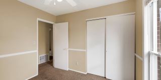 Large 3 Bedroom Apartments PET FRIENDLY! Gallery 31