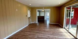 Cutest 3-Bedroom House with Covered Back Patio + Bonus Storage/Office! Gallery 10