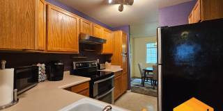 Charming Fully Furnished Home located in the vibrant city of Medford! Gallery 14