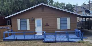 2/2 on Medina Lake Gallery 1