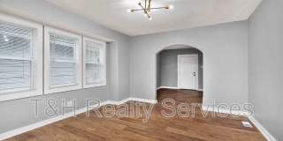 1927 North Dearborn Street Gallery 9