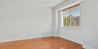 4BR, 2.5 Bath + Loft DuPont Home Gallery 5