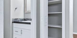 2119 Shadow View Circle Gallery 16