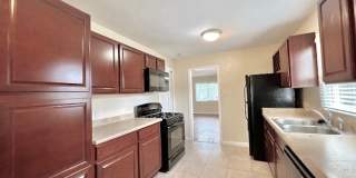 ADORABLE HOME IN HILLSIDE NEIGHBORHOOD! Gallery 8